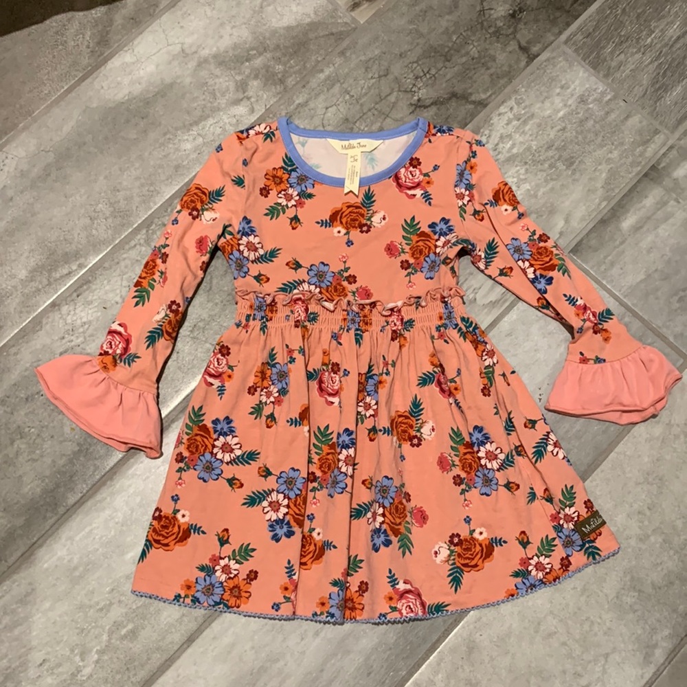 Floral dress with ruffle sleeve